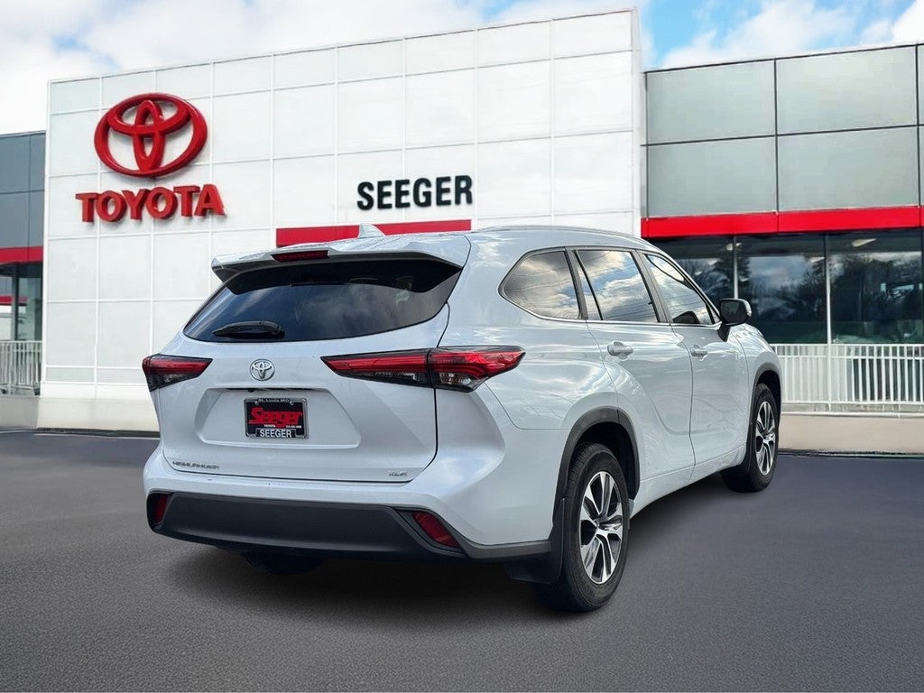2023 Toyota Highlander FWD (Natl)