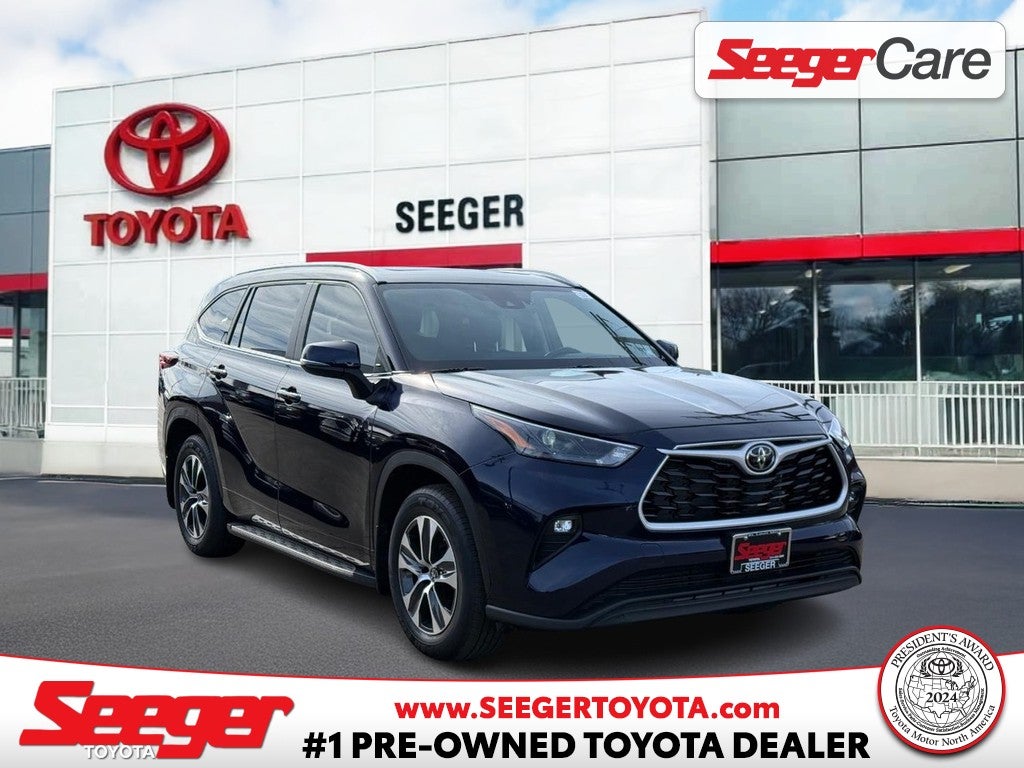 2024 Toyota Highlander LE FWD (Natl)