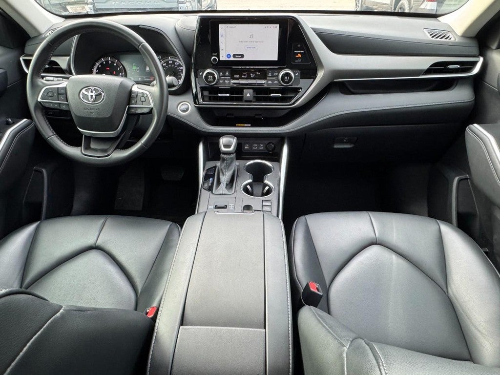 2024 Toyota Highlander FWD (Natl)