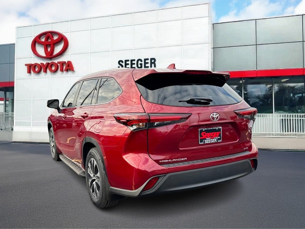 2024 Toyota Highlander FWD (Natl)