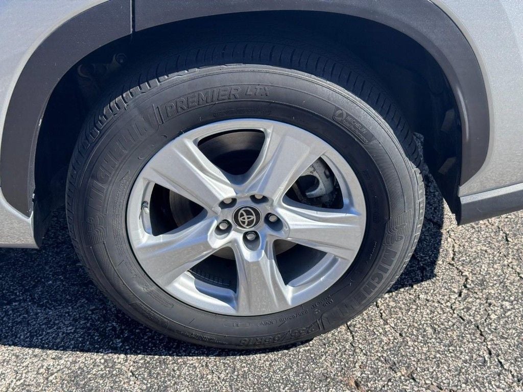 2023 Toyota Highlander LE