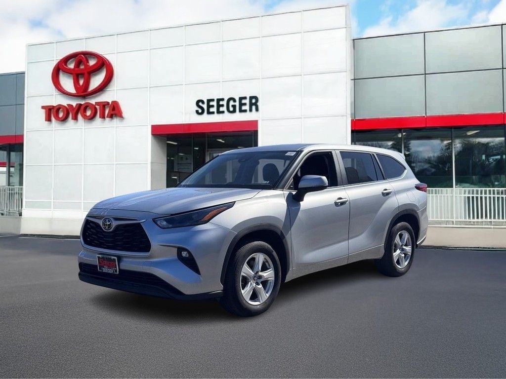 2023 Toyota Highlander LE