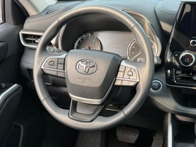 2025 Toyota Highlander Base