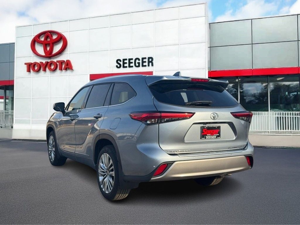 2023 Toyota Highlander L