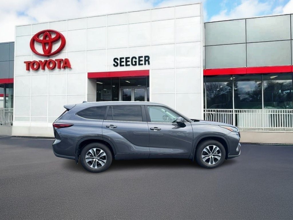 2025 Toyota Highlander XLE