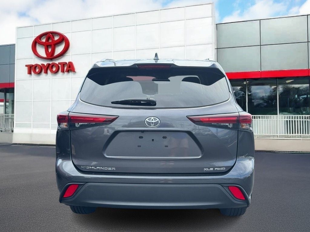 2025 Toyota Highlander XLE