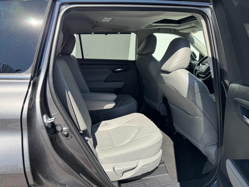 2025 Toyota Highlander AWD (Natl)