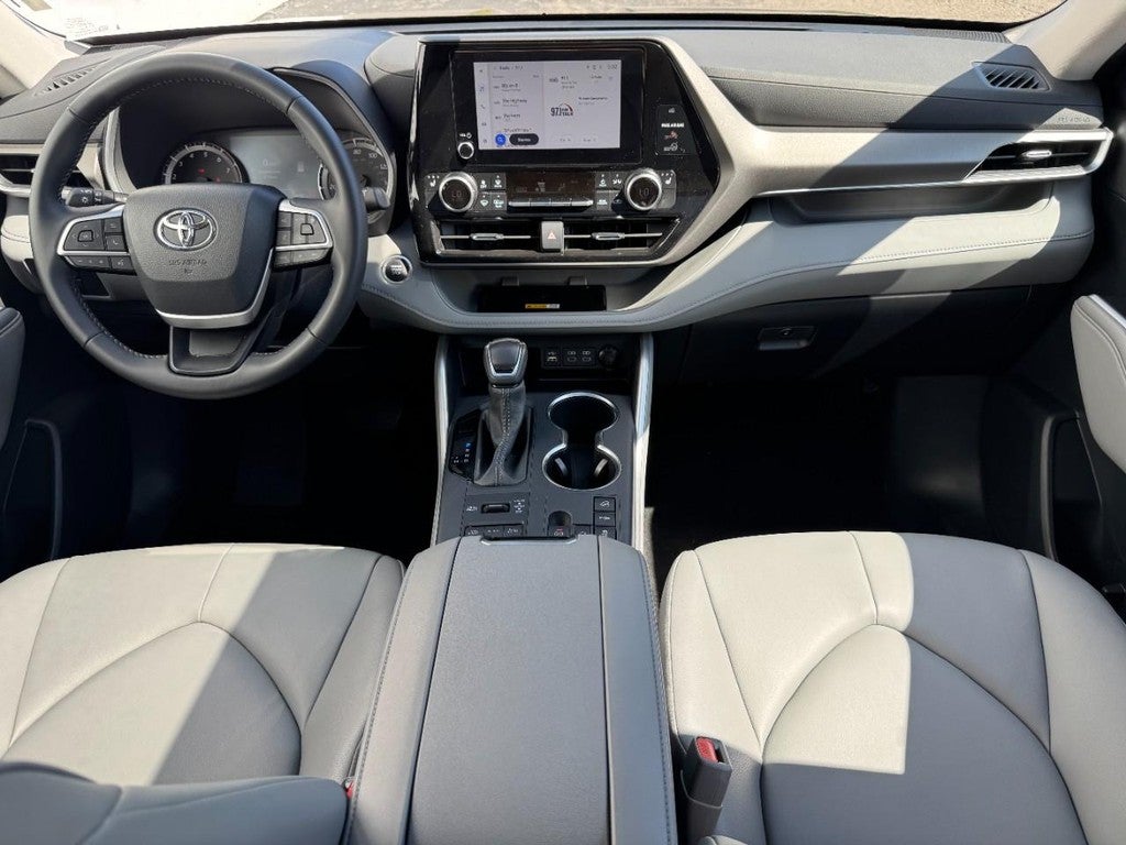 2025 Toyota Highlander AWD (Natl)