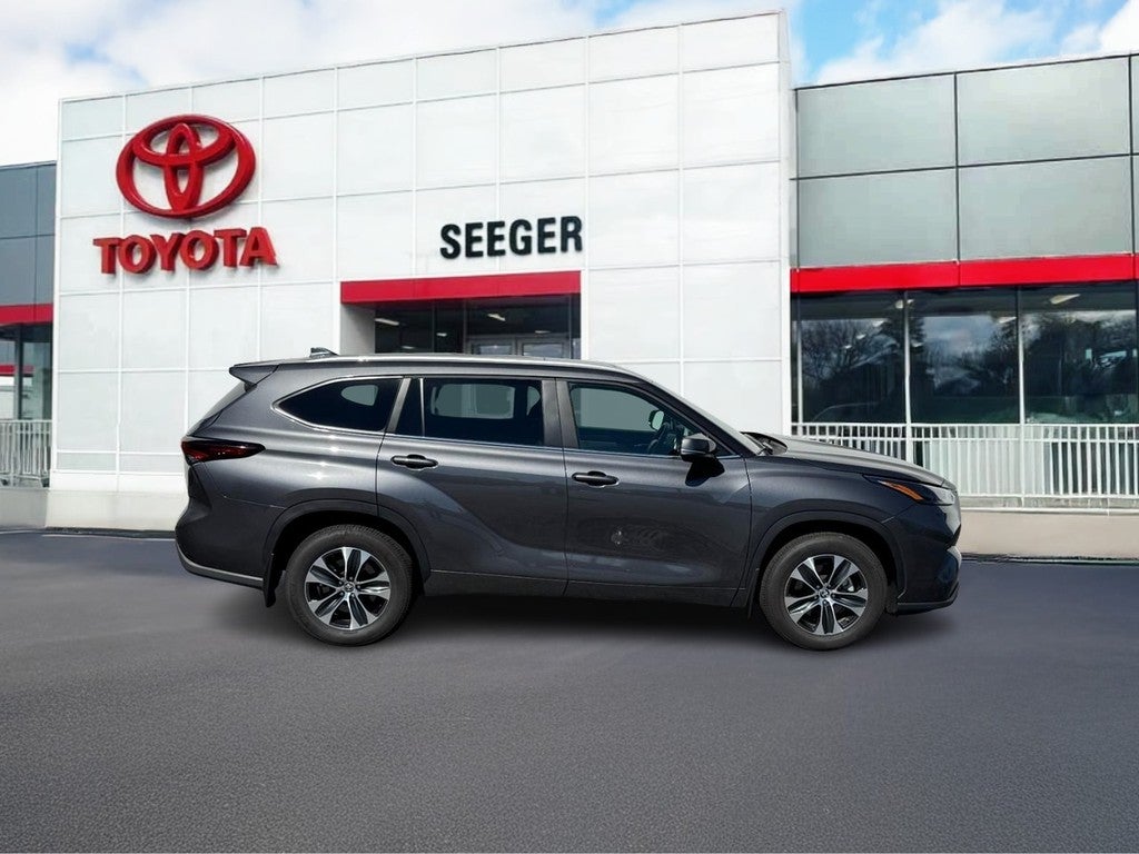 2025 Toyota Highlander AWD (Natl)