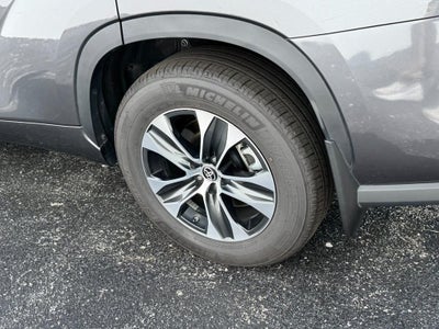 2025 Toyota Highlander AWD (Natl)