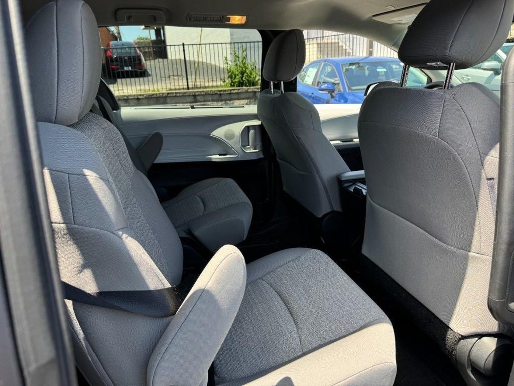 2026 Toyota Sienna LE 8 Passenger