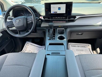 2026 Toyota Sienna LE 8 Passenger