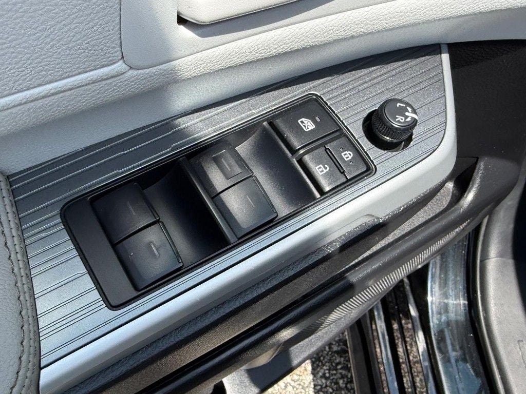 2026 Toyota Sienna LE 8 Passenger