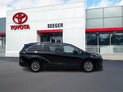 2026 Toyota Sienna LE 8 Passenger