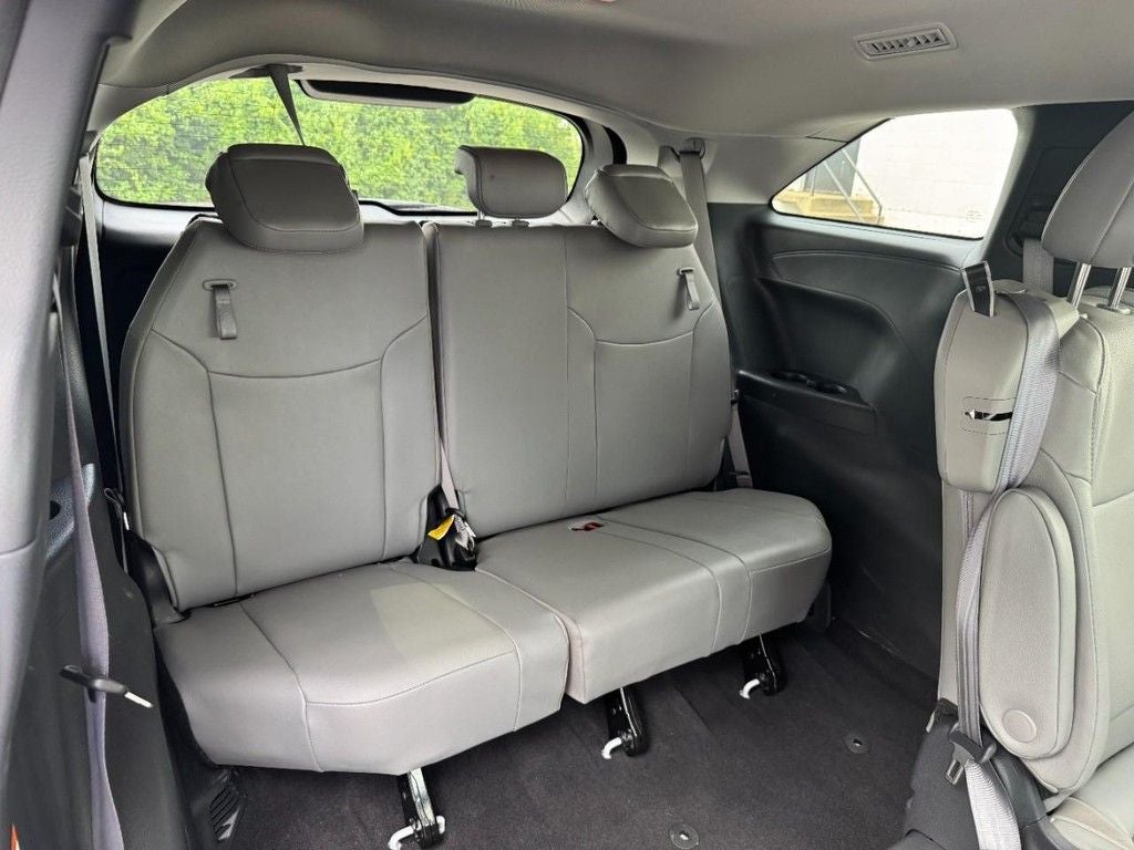 2025 Toyota Sienna XLE 8 Passenger