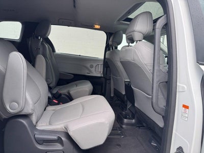2025 Toyota Sienna XLE 8 Passenger