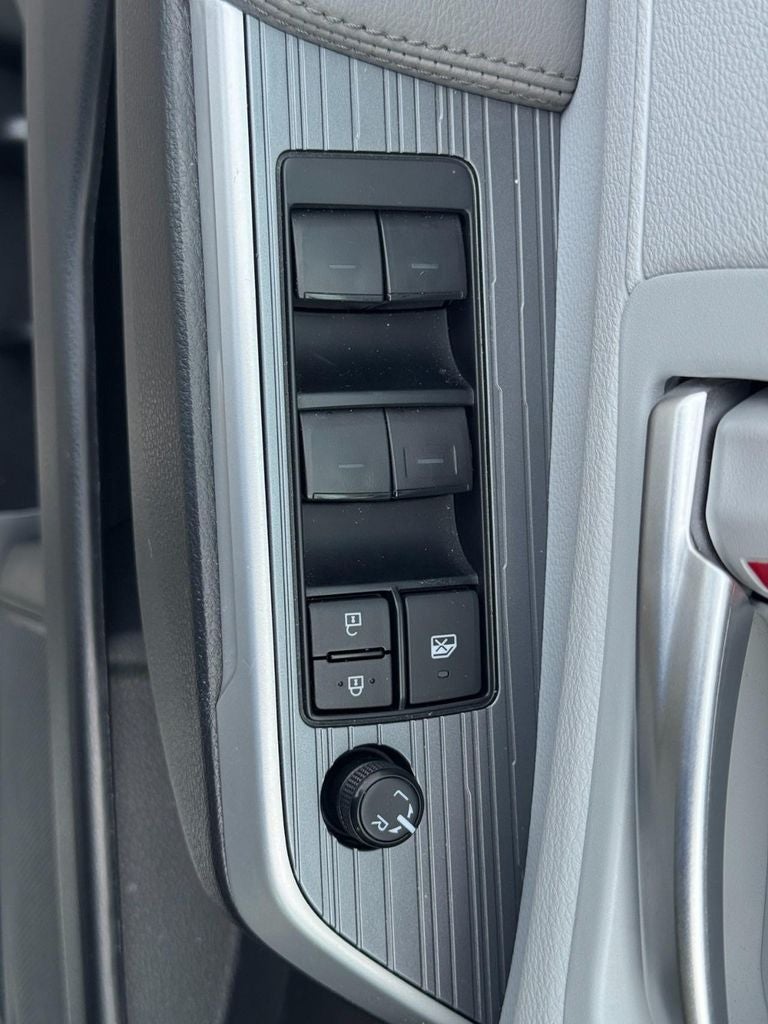 2025 Toyota Sienna XLE 8 Passenger