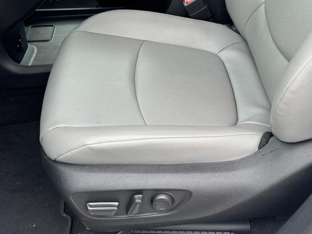 2025 Toyota Sienna XLE 8 Passenger