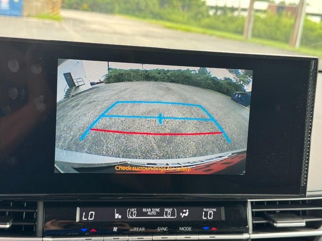 2025 Toyota Sienna XLE 8 Passenger