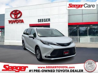 2025 Toyota Sienna XLE 8 Passenger