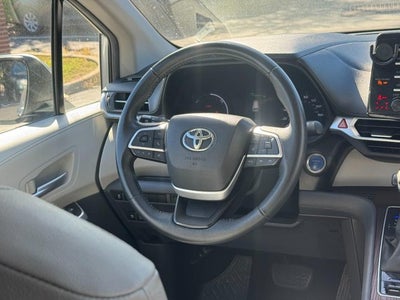 2022 Toyota Sienna XLE