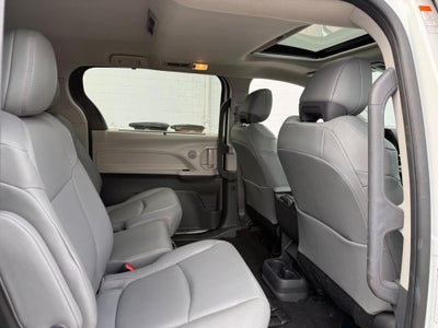 2024 Toyota Sienna XLE FWD 8-Passenger (Natl)