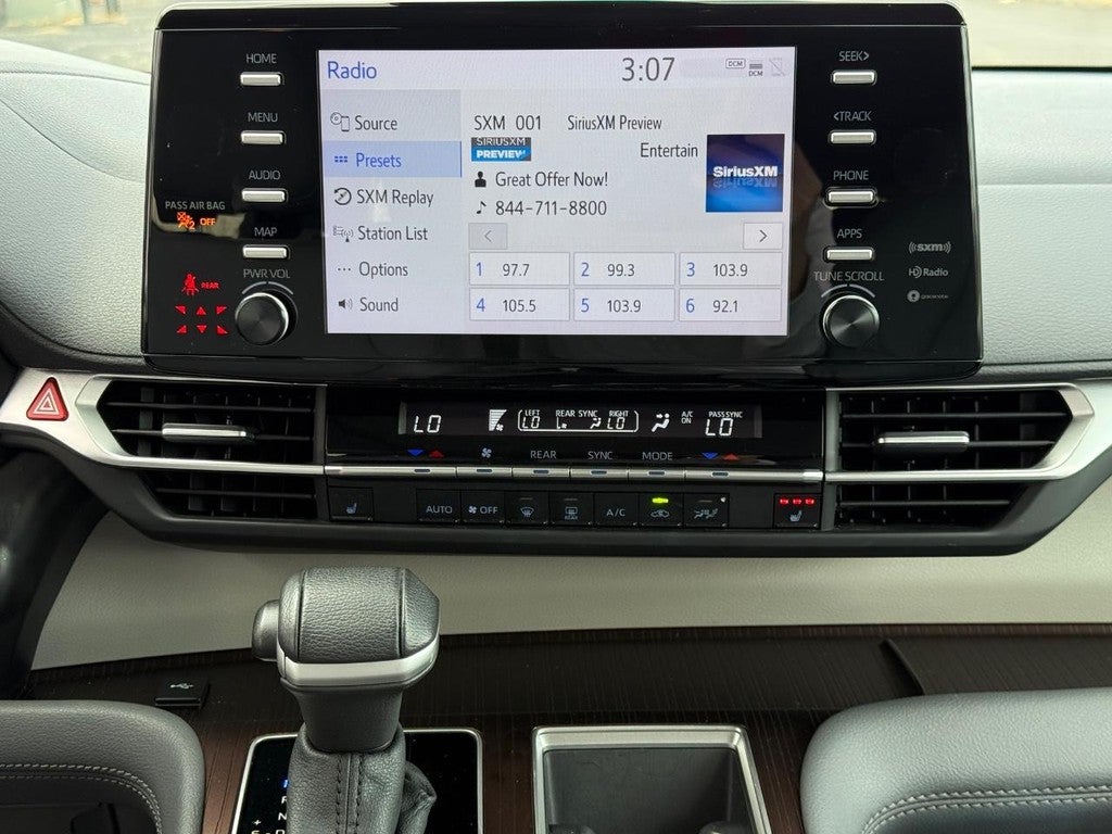 2024 Toyota Sienna XLE FWD 8-Passenger (Natl)