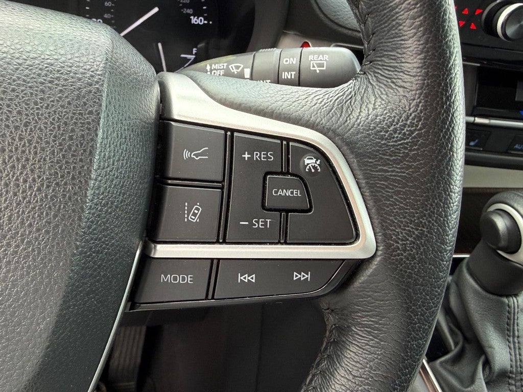 2024 Toyota Sienna XLE FWD 8-Passenger (Natl)