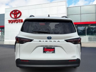 2024 Toyota Sienna XLE FWD 8-Passenger (Natl)
