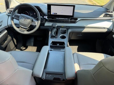 2026 Toyota Sienna XLE 8 Passenger