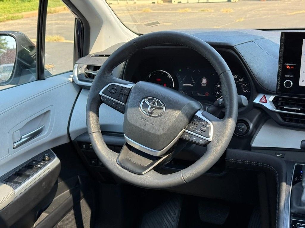 2026 Toyota Sienna XLE 8 Passenger
