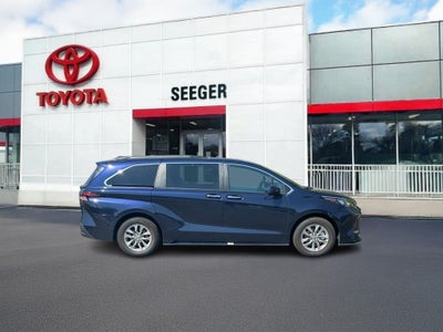 2026 Toyota Sienna XLE 8 Passenger