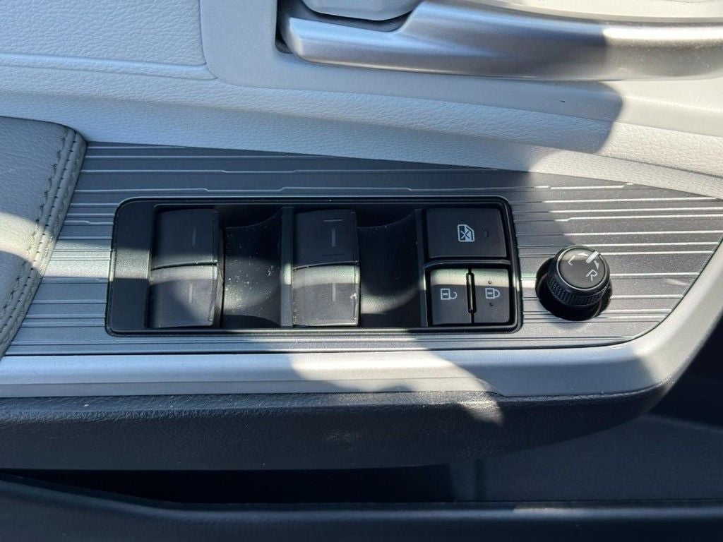 2026 Toyota Sienna XLE 8 Passenger