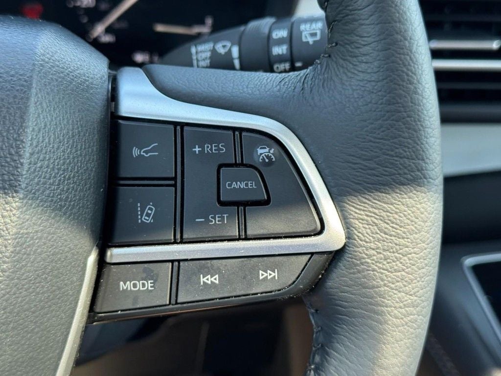 2026 Toyota Sienna XLE 8 Passenger