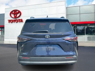 2026 Toyota Sienna XLE 8 Passenger