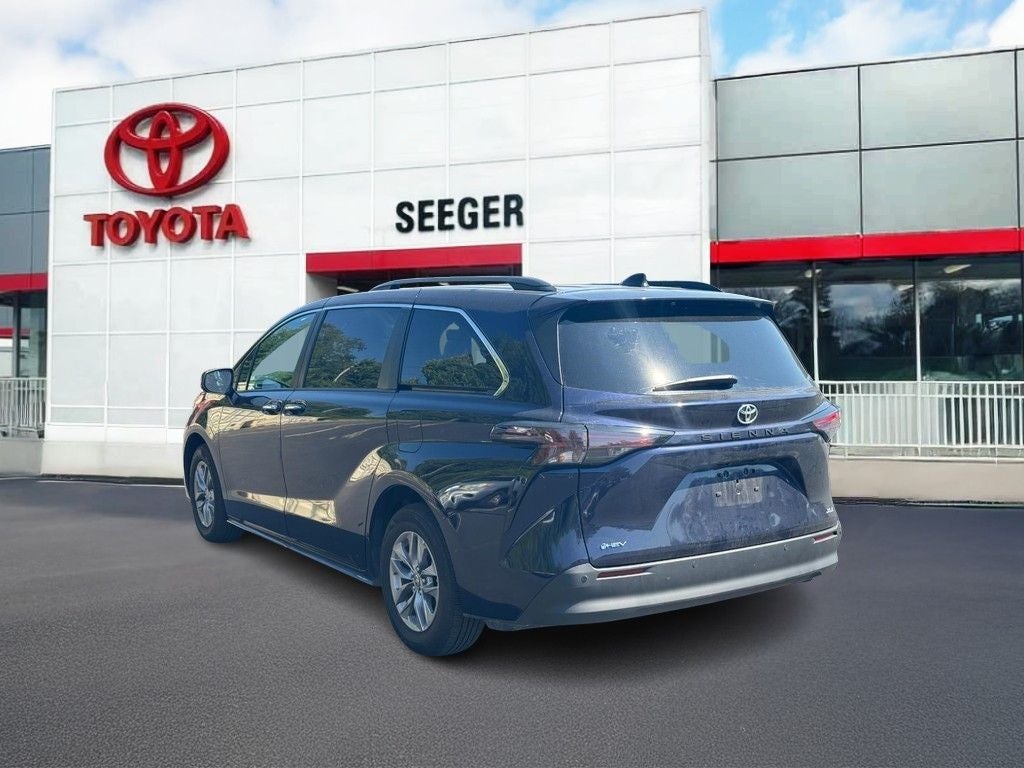 2026 Toyota Sienna XLE 8 Passenger