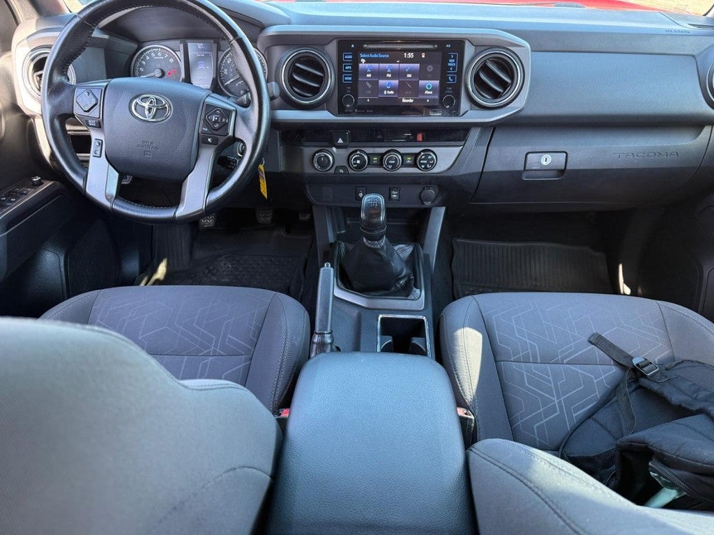 2017 Toyota Tacoma TRD Off Road Double Cab 5' Bed V6 4x4 MT (Natl)