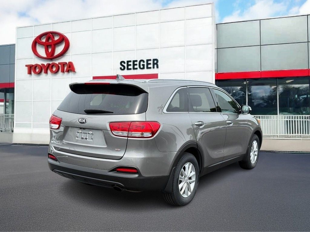 2017 Kia Sorento LX
