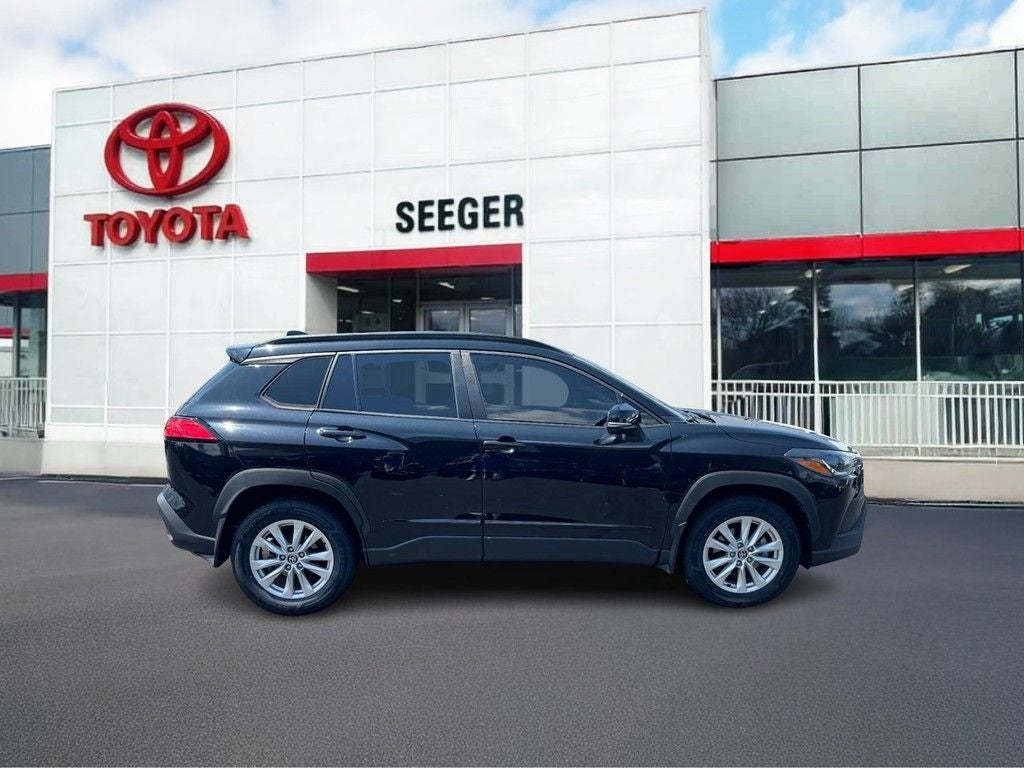 2022 Toyota Corolla Cross LE