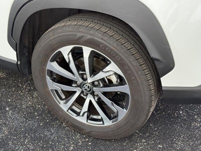 2023 Toyota Corolla Cross XLE 4WD (Natl)