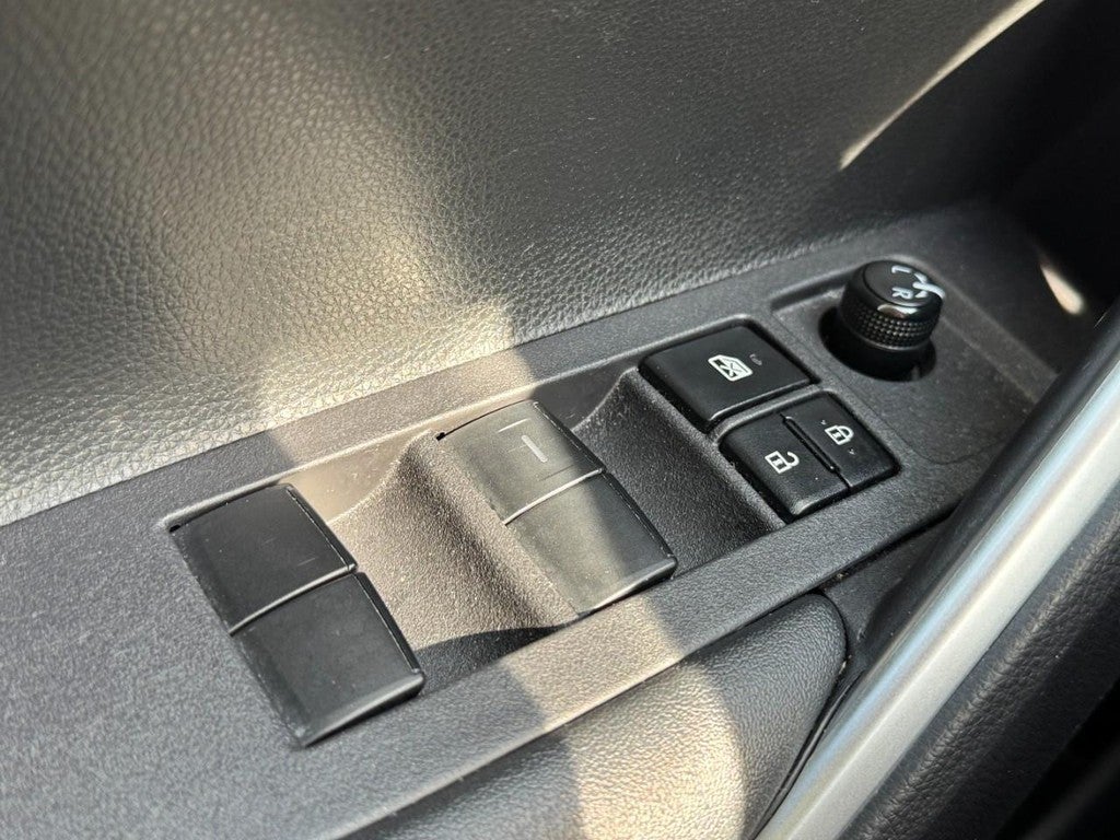 2024 Toyota Corolla Cross XLE 2WD (Natl)