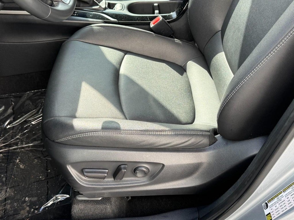 2024 Toyota Corolla Cross XLE 2WD (Natl)