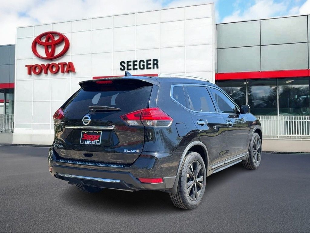 2017 Nissan Rogue SL