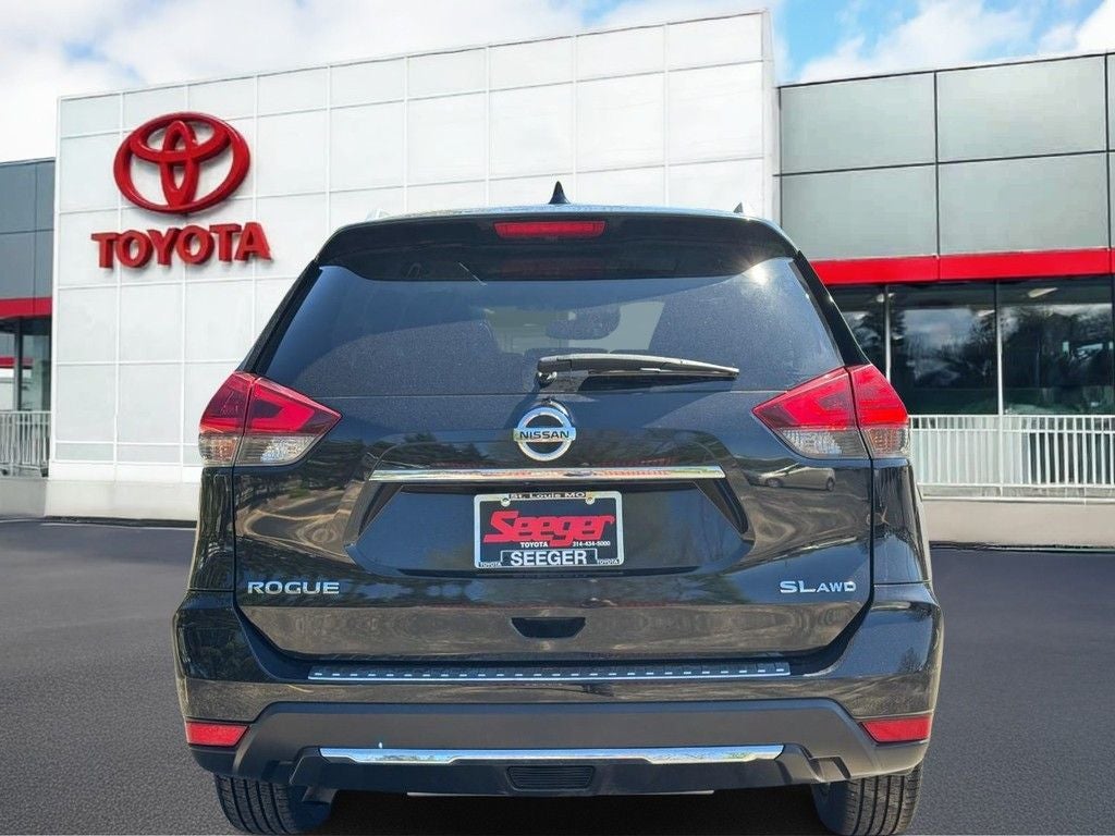 2017 Nissan Rogue SL