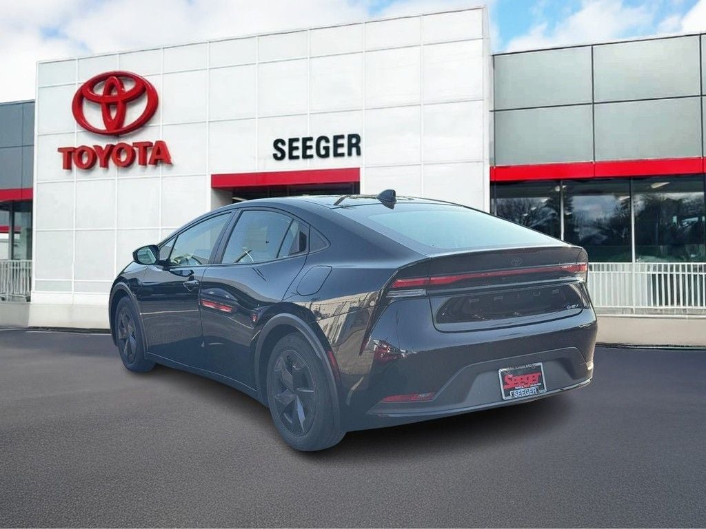 2023 Toyota Prius LE