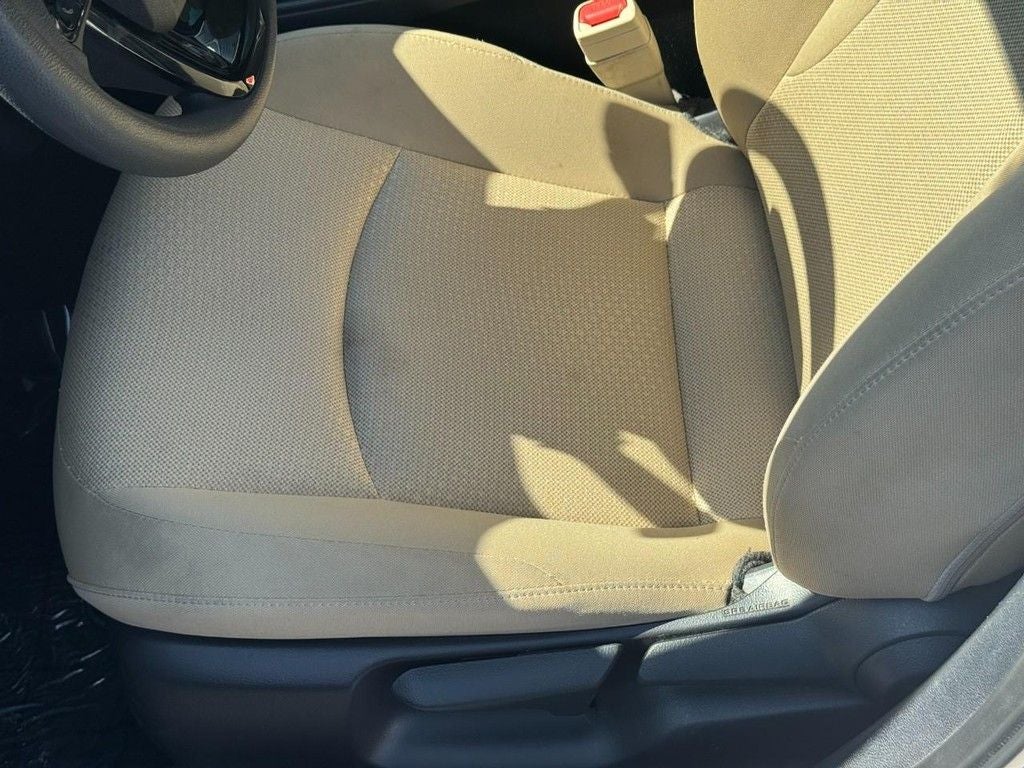 2022 Toyota Prius LE