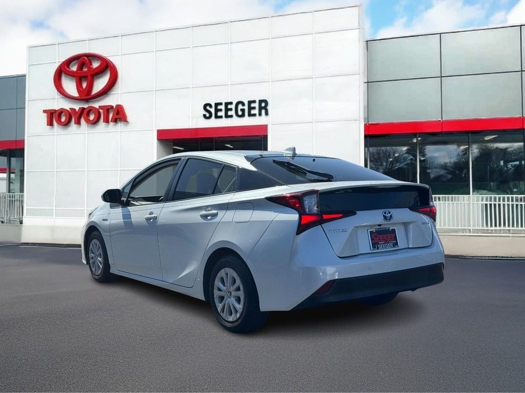 2022 Toyota Prius LE