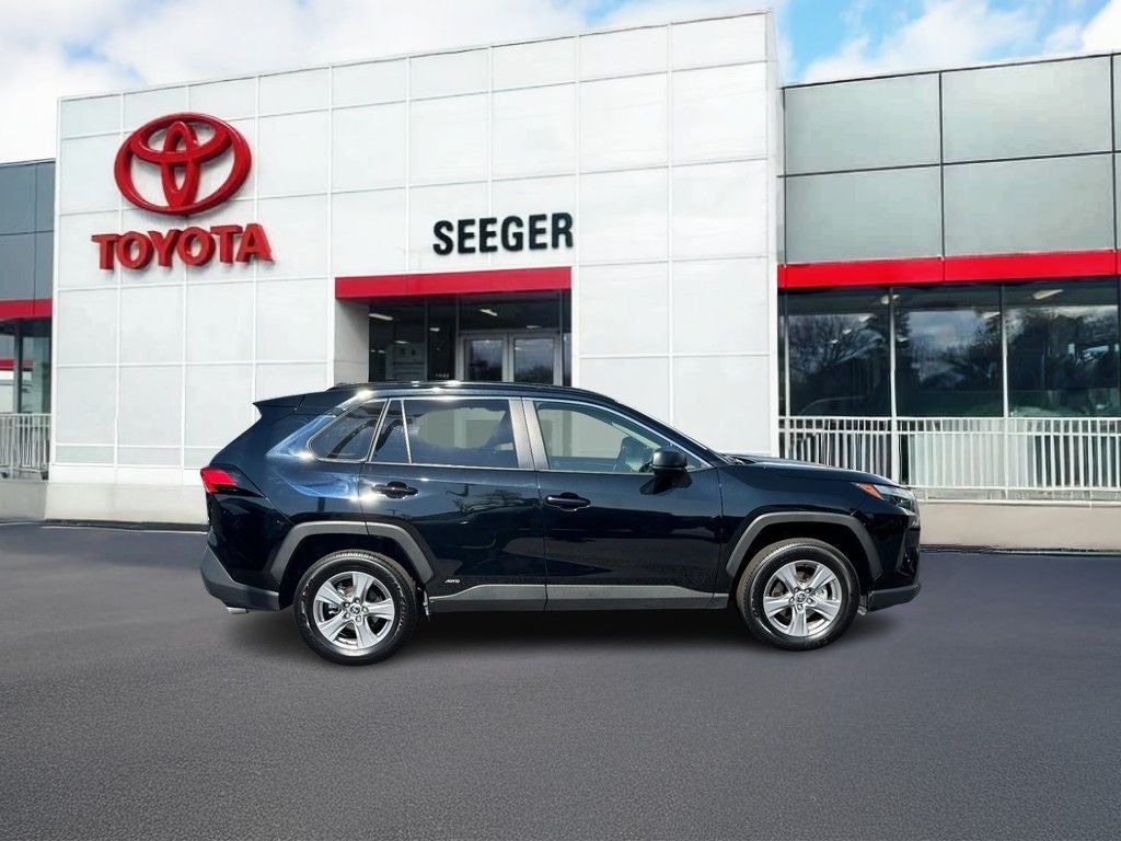 2025 Toyota RAV4 Hybrid LE