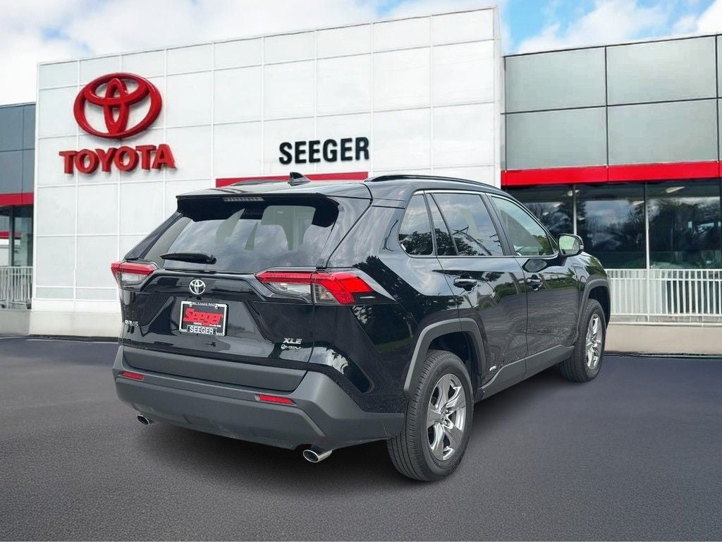 2025 Toyota RAV4 Hybrid XLE