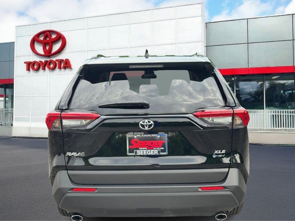 2025 Toyota RAV4 Hybrid XLE
